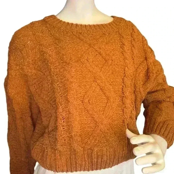 Altar D State Recycled Cotton Cable Crew Sweater. - Picture 2 of 11